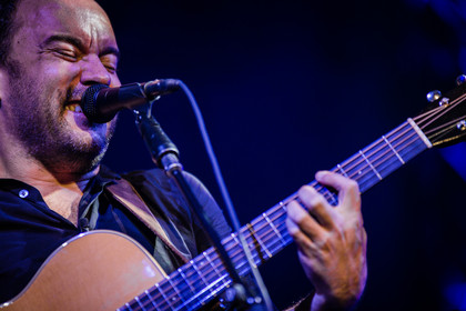 Konzentriert - Fotos: Dave Matthews Band live in der Frankfurter Jahrhunderthalle 